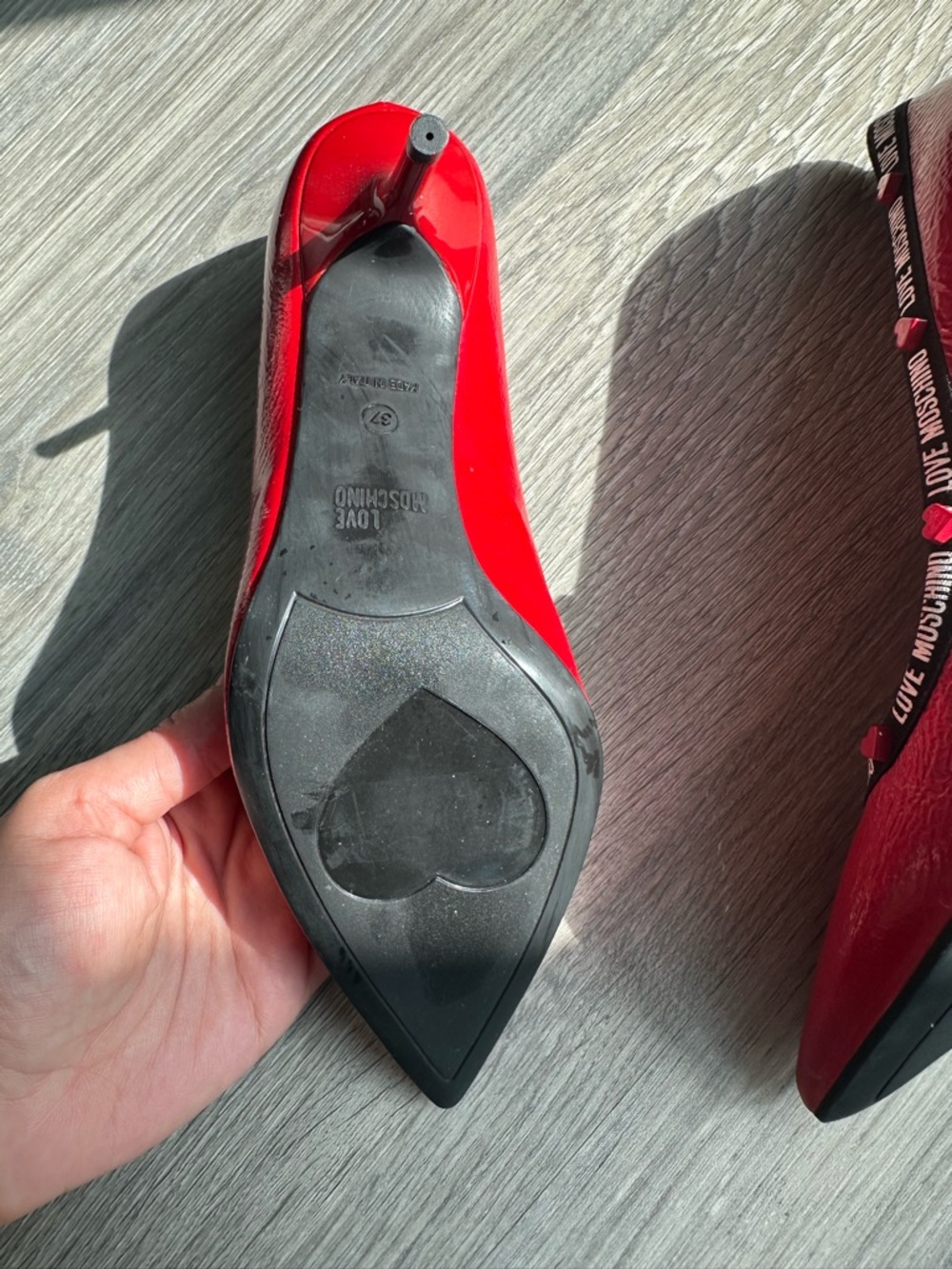 Love Moschino Red Pointed Toe Logo-Trim Pumps with Heart Insole - Picture 4 of 6
